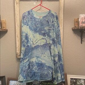 Magellan Outdoors Aqua and Navy Long Sleeve Shirt